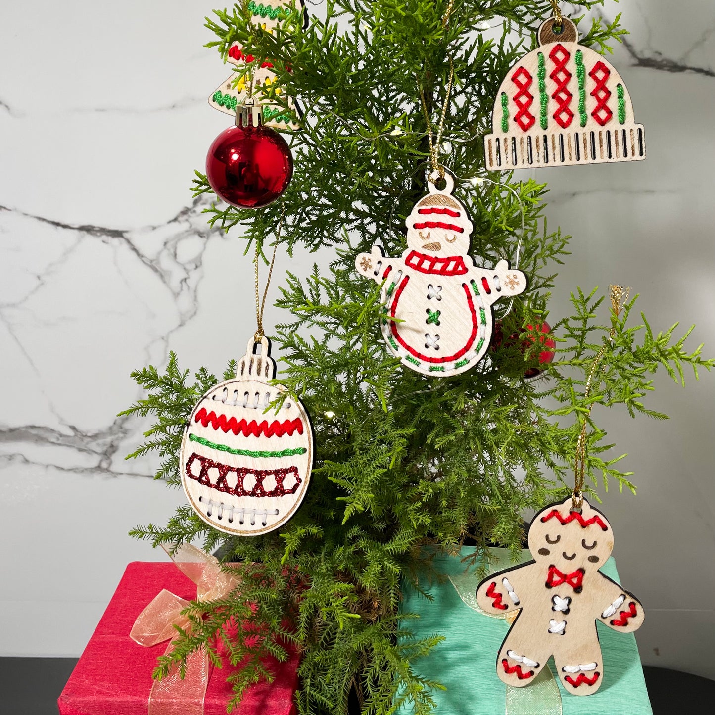 Christmas Ornament Snowman Stitched Single
